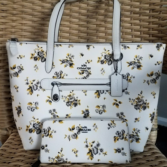 Coach Handbags - Coach Taylor Tote & wallet